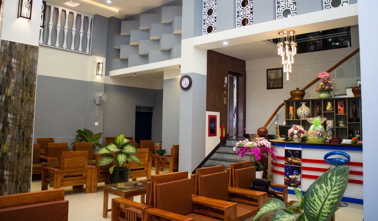 Hotel Nguyên Phước Pleiku Exterior foto